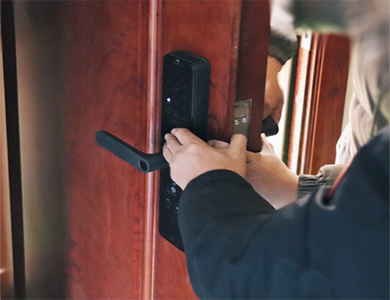 新野24小时上门开锁公司